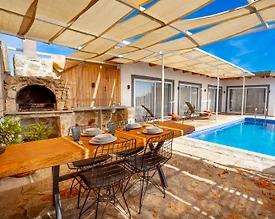 Kaş Gelemiş'te Deniz ve Doğa Manzaralı, Özel Havuzlu, Jakuzili Villa - 3