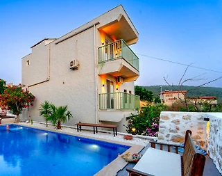 Kaş Gelemiş'te Geniş Ailelere Uygun, Özel Havuzlu, Lüks Villa - 1