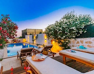 Kaş Gelemiş'te Geniş Ailelere Uygun, Özel Havuzlu, Lüks Villa - 3