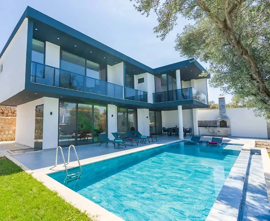 Kaş Gelemiş'te Geniş Ailelere Uygun, Özel Havuzlu, Lüks Villa - 1