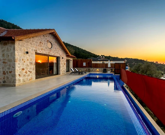 Kaş Gelemiş'te Göz Alıcı Doğada, Özel Havuzlu, Taş Villa - 1