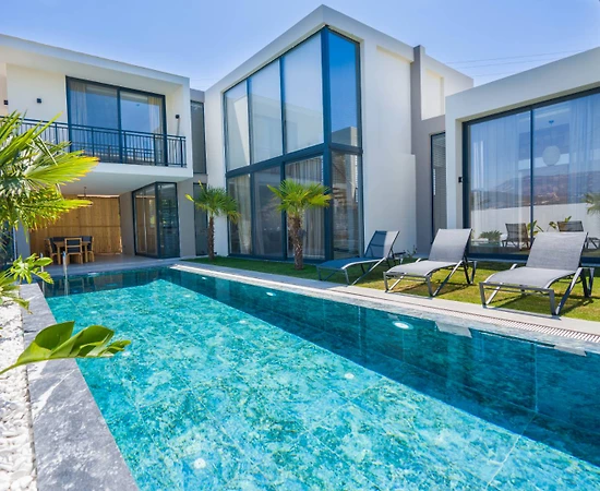 Kaş Gelemiş'te Modern Tasarımlı, Özel Havuzlu, Lüks Kiralık Villa - 1
