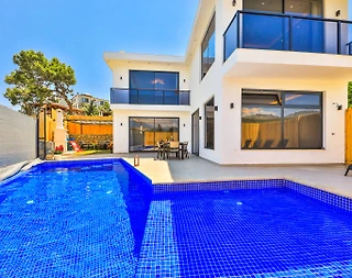 Kaş Gelemiş'te Modern Tasarımlı, Özel Havuzlu, Saunalı Villa - 1