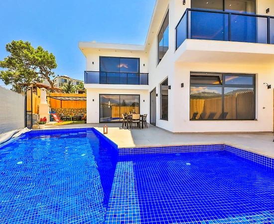 Kaş Gelemiş'te Modern Tasarımlı, Özel Havuzlu, Saunalı Villa - 1
