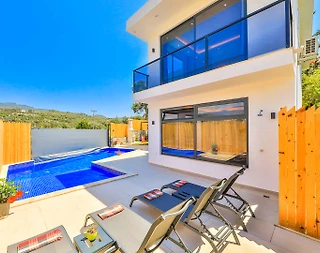 Kaş Gelemiş'te Modern Tasarımlı, Özel Havuzlu, Saunalı Villa - 2
