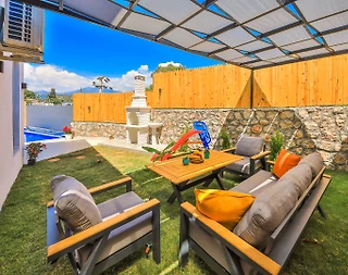 Kaş Gelemiş'te Modern Tasarımlı, Özel Havuzlu, Saunalı Villa - 4
