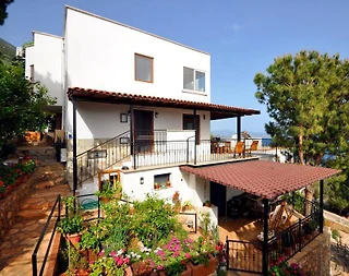 Kaş Gökçeören'de 6 Kişilik, Ortak Havuzlu, Deniz Manzaralı Villa - 2