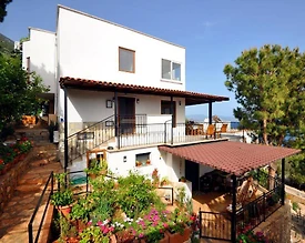 Kaş Gökçeören'de 6 Kişilik, Ortak Havuzlu, Deniz Manzaralı Villa - 2