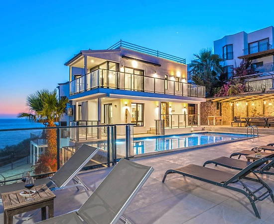 Kaş Gökçeören'de Büyüleyici Deniz Manzaralı, Özel Havuzlu, Lüks Villa - 1