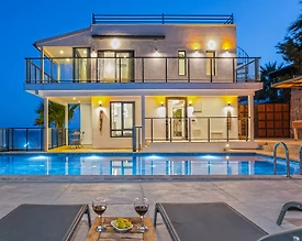 Kaş Gökçeören'de Büyüleyici Deniz Manzaralı, Özel Havuzlu, Lüks Villa - 2