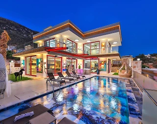 Kaş Gökçeören'de Deniz Manzaralı, Özel Havuzlu, Lüks Tasarımlı Villa - 1