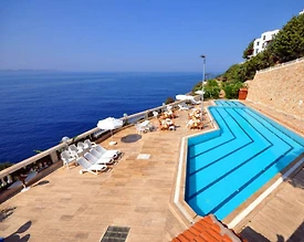 Kaş Gökçeören'de Geniş Ailelere Uygun, Ortak Havuzlu, Kiralık Villa - 2