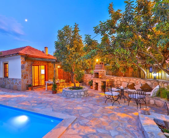 Kaş Gökçeören'de Şehrin Gürültüsünden Uzakta, Özel Havuzlu, 2+1 Villa - 1