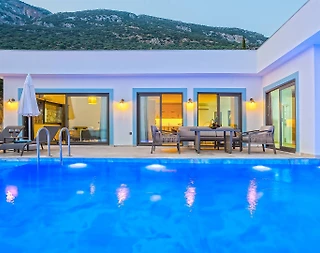 Kaş Gökseki'de Deniz Manzaralı, Özel Havuzlu, Modern Tasarımlı Villa - 2