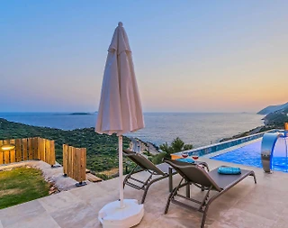 Kaş Gökseki'de Deniz Manzaralı, Özel Havuzlu, Modern Tasarımlı Villa - 1