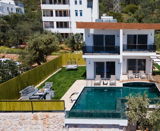 Kaş Gökseki'de Deniz Manzaralı, Özel Havuzlu, Lüks Villa - 1
