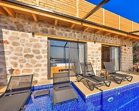 Kaş Gökseki'de Enfes Deniz Manzaralı, Özel Havuzlu, Kiralık Villa - 2