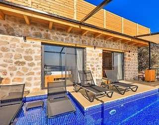 Kaş Gökseki'de Enfes Deniz Manzaralı, Özel Havuzlu, Kiralık Villa - 2