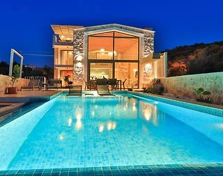 Kaş Gökseki'de Deniz ve Doğa Manzaralı, Özel Havuzlu, Lüks Villa - 1