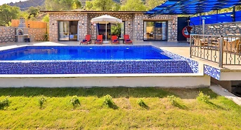 Villa with Private Pool Garden in the Magnificent Nature of Hacıoğlan