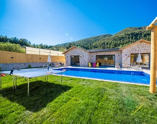 Kaş Hacıoğlan'da Otantik Mimarili, Özel Havuzlu, Lüks Taş Villa - 4