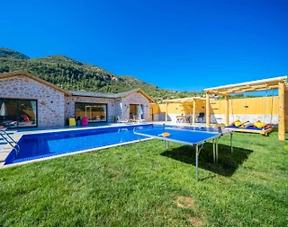 Kaş Hacıoğlan'da Otantik Mimarili, Özel Havuzlu, Lüks Taş Villa - 2