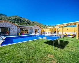 Kaş Hacıoğlan'da Otantik Mimarili, Özel Havuzlu, Lüks Taş Villa - 2