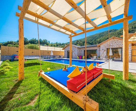 Kaş Hacıoğlan'da Otantik Mimarili, Özel Havuzlu, Lüks Taş Villa - 1