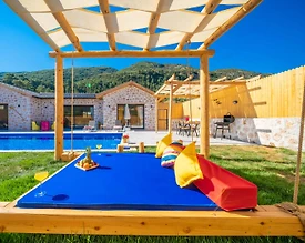 Kaş Hacıoğlan'da Otantik Mimarili, Özel Havuzlu, Lüks Taş Villa - 3