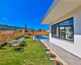 Kaş Hacıoğlan'da Huzurlu Doğada, Özel Havuzlu, Konforlu Villa - 2