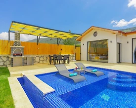 Kaş Hacıoğlan'da Yemyeşil Bahçe İçerisinde, Özel Havuzlu, Kiralık Villa - 3