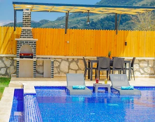 Kaş Hacıoğlan'da Yemyeşil Bahçe İçerisinde, Özel Havuzlu, Şık Villa - 5