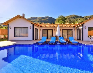 Kaş Hacıoğlan'da Yeşillikler İçerisinde, Özel Havuzlu, Bahçeli Villa - 1