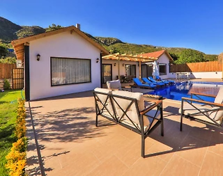 Kaş Hacıoğlan'da Yeşillikler İçerisinde, Özel Havuzlu, Bahçeli Villa - 3