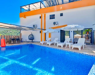 Kaş İkizce'de Gözlerden Uzak Konumda, Özel Havuzlu, 5+1 Olanaklı Villa - 1