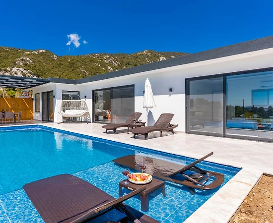 Kaş İkizce'de Huzurlu Doğada, Özel Havuz, Jakuzili Villa - 1