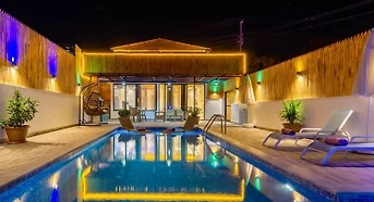 Kaş İkizce'de Sakin Konumda, Özel Havuzlu ve Jakuzili, Kiralık Villa