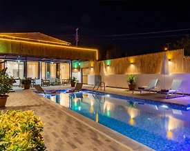 Kaş İkizce'de Sakin Konumda, Özel Havuzlu ve Jakuzili, Kiralık Villa - 2