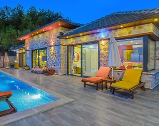 Kaş İslamlar'da Otantik Tasarımlı, Sonsuzluk Havuzlu, Konforlu Villa - 1