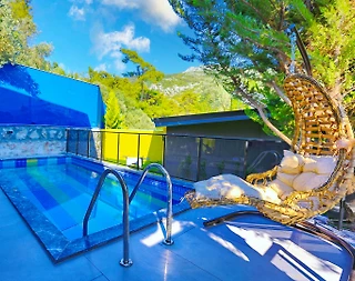 Kaş İslamlar'da Ahşap Tasarıma Sahip, Özel Havuzlu, Balayı Bungalovu - 2