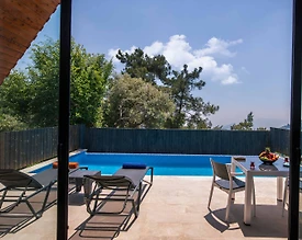 Kaş İslamlar'da Ahşap Tasarıma Sahip, Özel Havuzlu, Kiralık Bungalov - 3