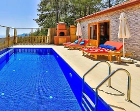 Kaş İslamlar'da Ahşap Tasarımlı, Özel Havuzlu, Jakuzili Villa - 3