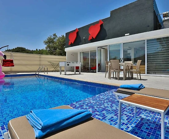 Kaş İslamlar'da Eşsiz Doğa Manzaralı, Özel Havuzlu, Jakuzili Villa - 1