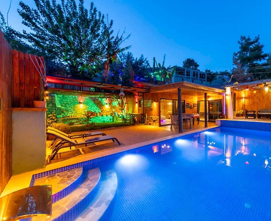 Kaş İslamlar'da Balayı Çiftlerine Uygun, Özel Havuzlu, Lüks Villa - 1