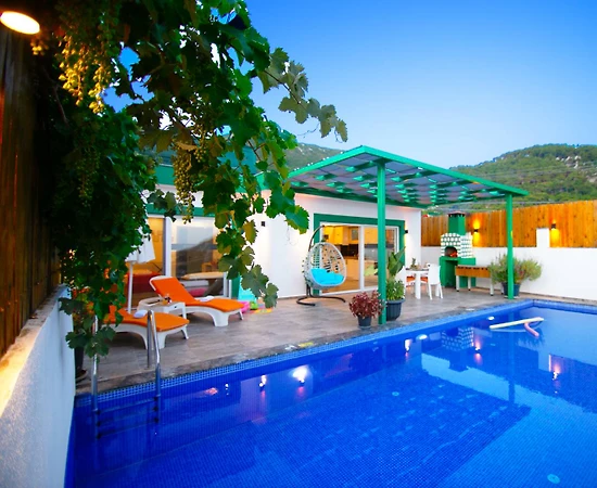 Kaş İslamlar'da Balayı Çiftlerine Uygun, Özel Havuzlu, Şık Villa - 1