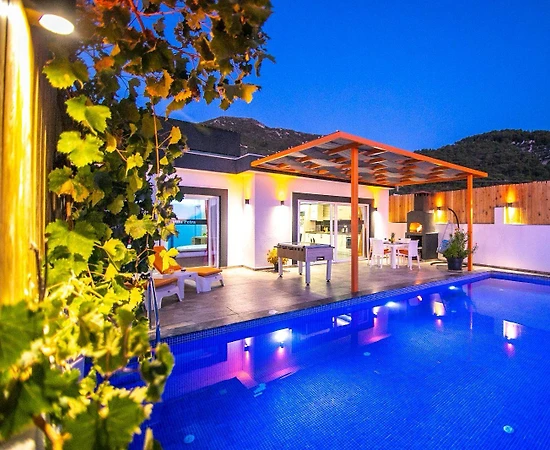 Kaş İslamlar'da Balayı Çiftlerine Uygun, Sonsuzluk Havuzlu, 1+1 Villa - 1