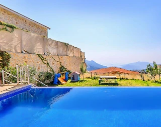Kaş İslamlar'da Çekirdek Ailelere Uygun, Özel Havuzlu, Bahçeli Villa - 4