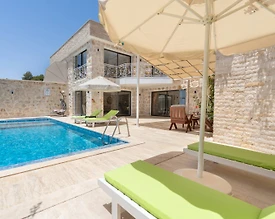 Kaş İslamlar'da Çekirdek Ailelere Uygun, Özel Havuzlu, İkiz Villa - 2