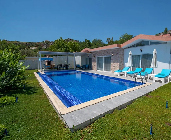 Kaş İslamlar'da Sakin Konumda, Özel Havuzlu, Modern Villa - 1