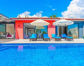 Kaş İslamlar'da Çekirdek Ailelere Uygun, Özel Havuzlu, Modern Villa - 1